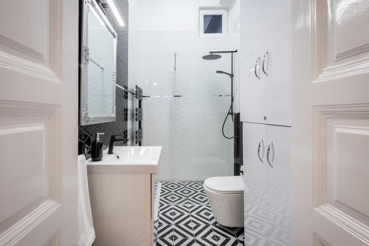 Premium Art Deco Apartment At Broadway // 4Bdr & 3Br Budapeszt Zewnętrze zdjęcie