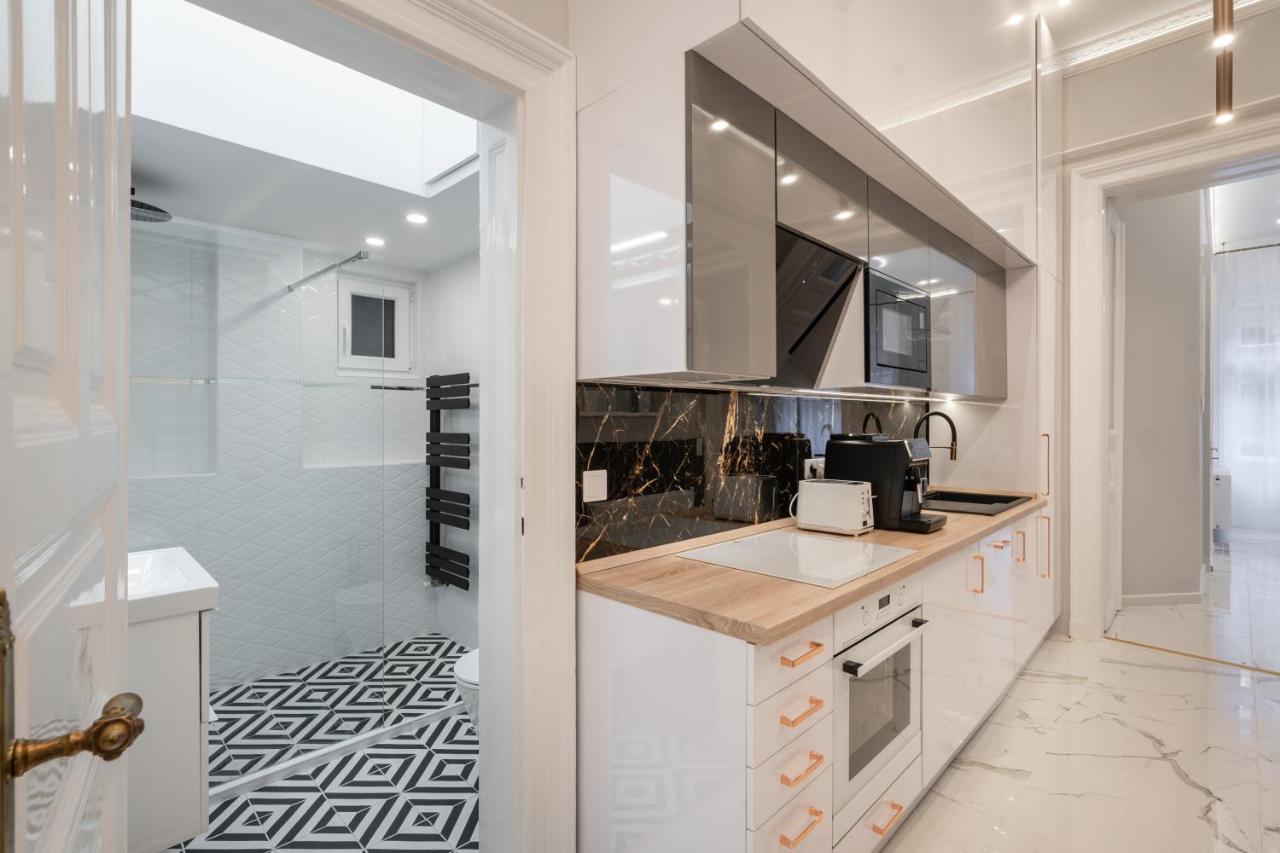 Premium Art Deco Apartment At Broadway // 4Bdr & 3Br Budapeszt Zewnętrze zdjęcie